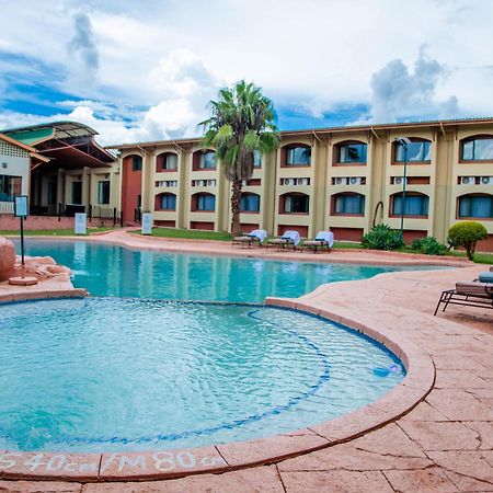 M'Kango Golfview Hotel Lusaka Ngoại thất bức ảnh