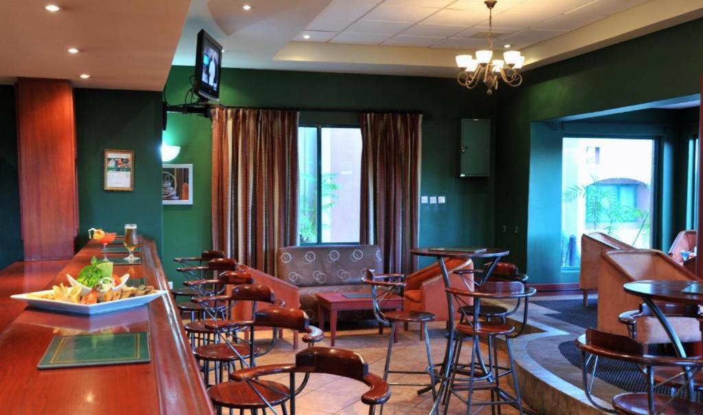 M'Kango Golfview Hotel Lusaka Ngoại thất bức ảnh