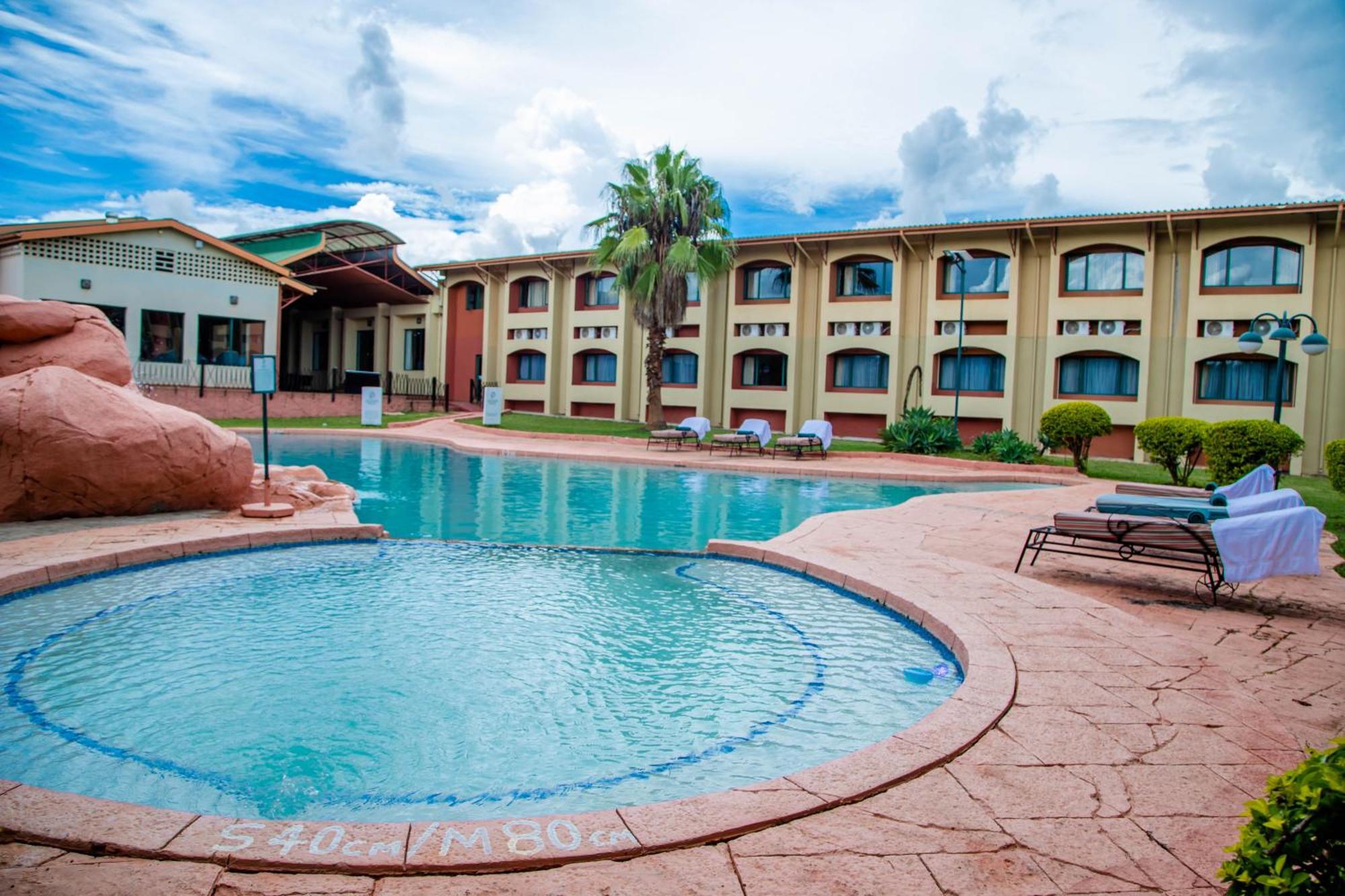 M'Kango Golfview Hotel Lusaka Ngoại thất bức ảnh