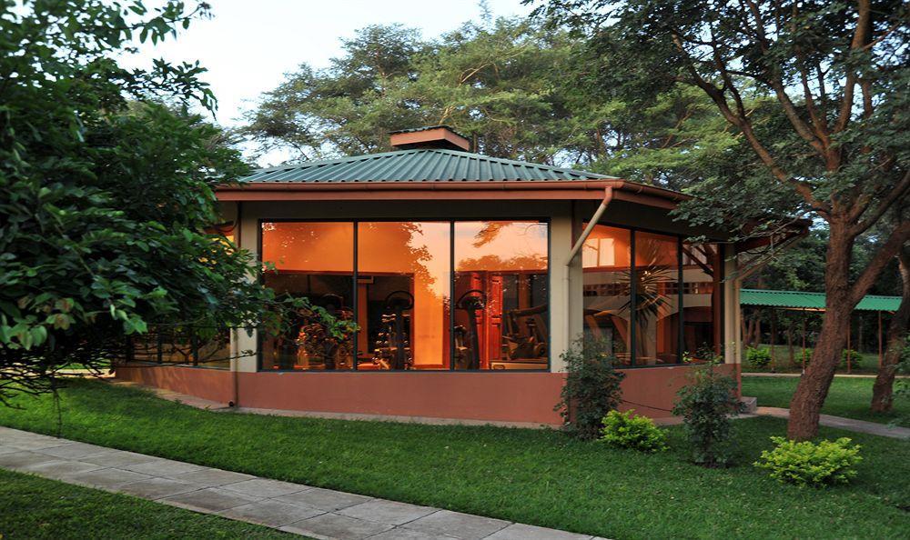 M'Kango Golfview Hotel Lusaka Ngoại thất bức ảnh
