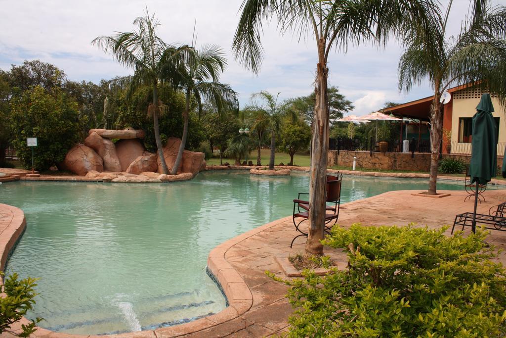 M'Kango Golfview Hotel Lusaka Ngoại thất bức ảnh