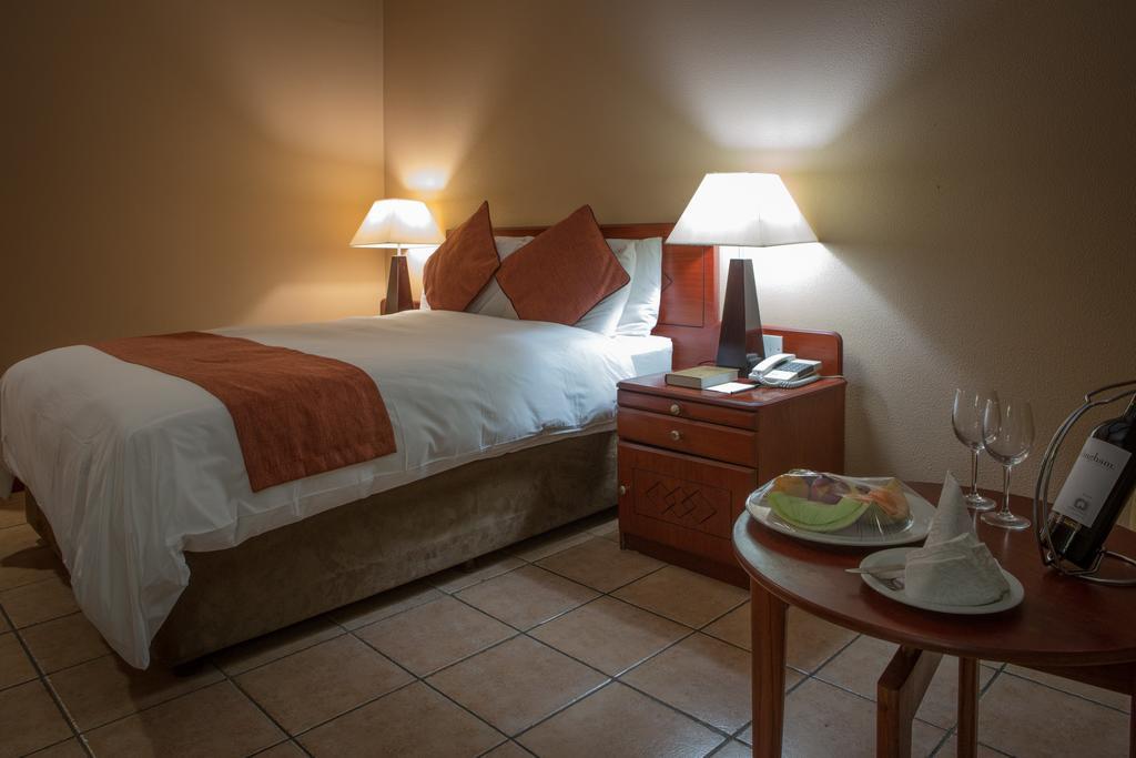 M'Kango Golfview Hotel Lusaka Phòng bức ảnh
