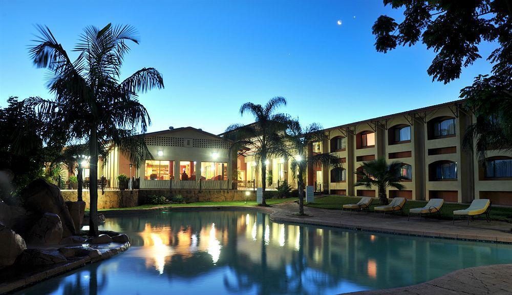 M'Kango Golfview Hotel Lusaka Ngoại thất bức ảnh