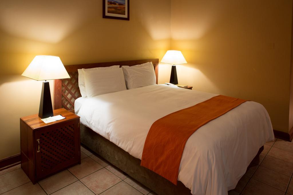 M'Kango Golfview Hotel Lusaka Phòng bức ảnh