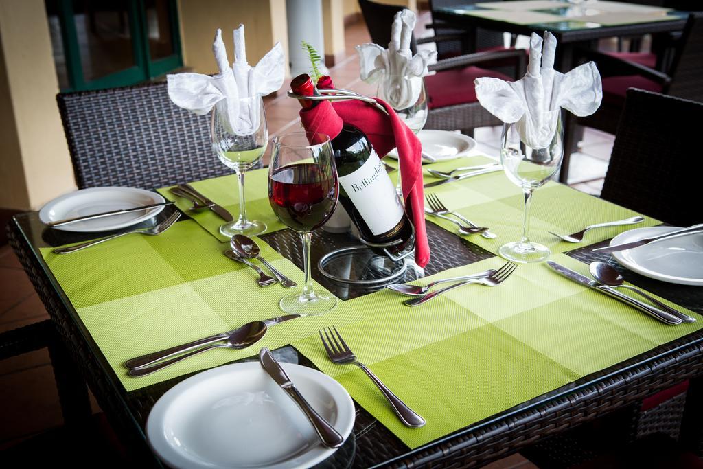 M'Kango Golfview Hotel Lusaka Ngoại thất bức ảnh