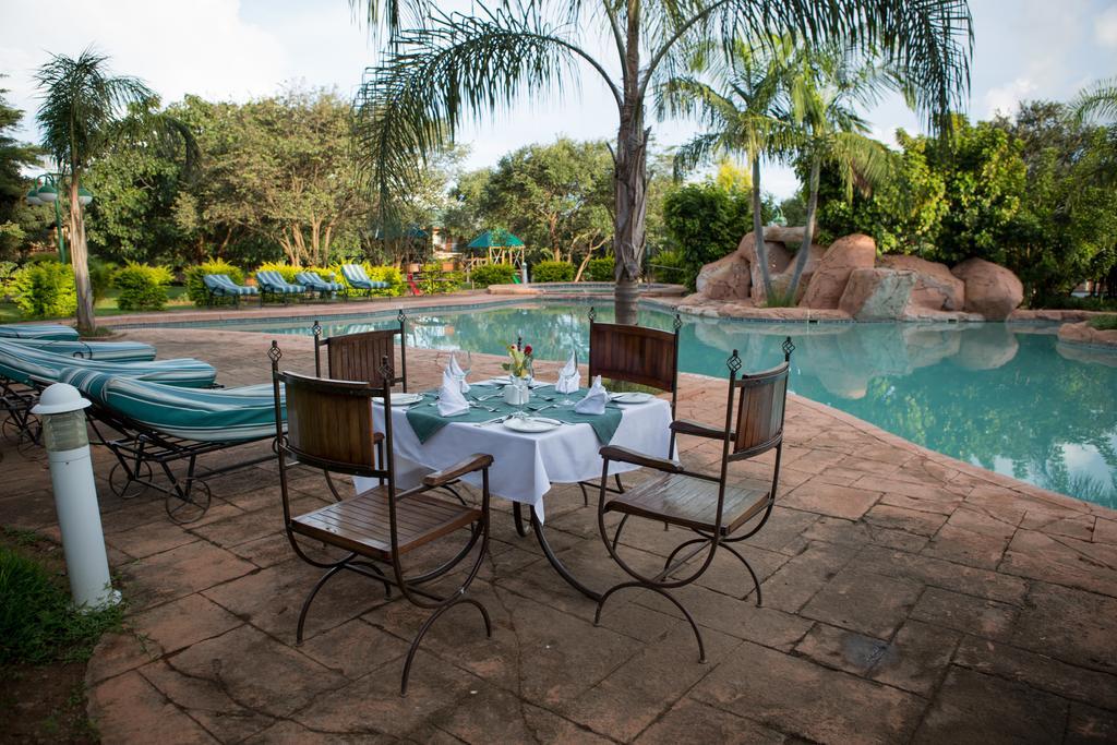 M'Kango Golfview Hotel Lusaka Ngoại thất bức ảnh