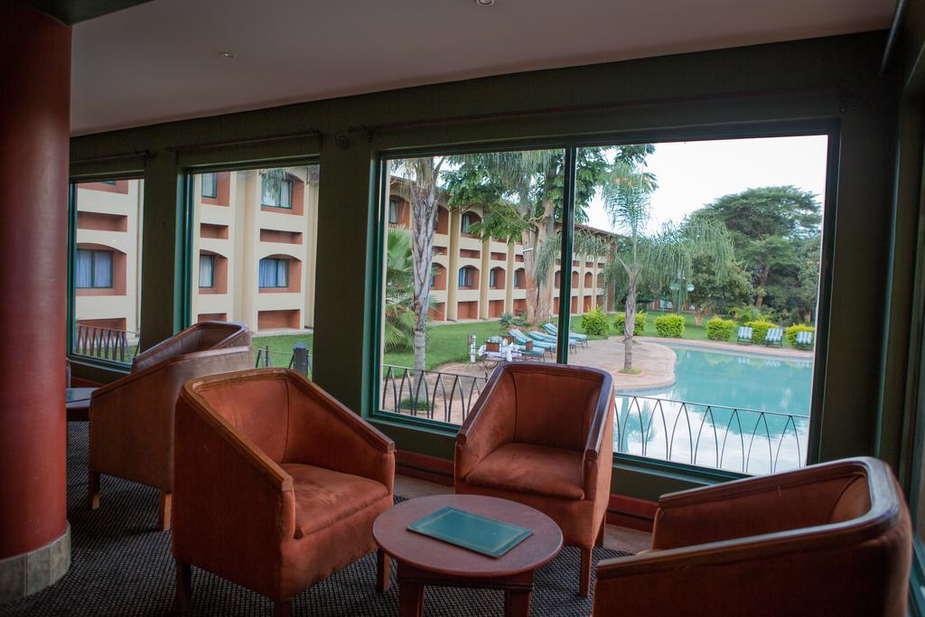 M'Kango Golfview Hotel Lusaka Ngoại thất bức ảnh