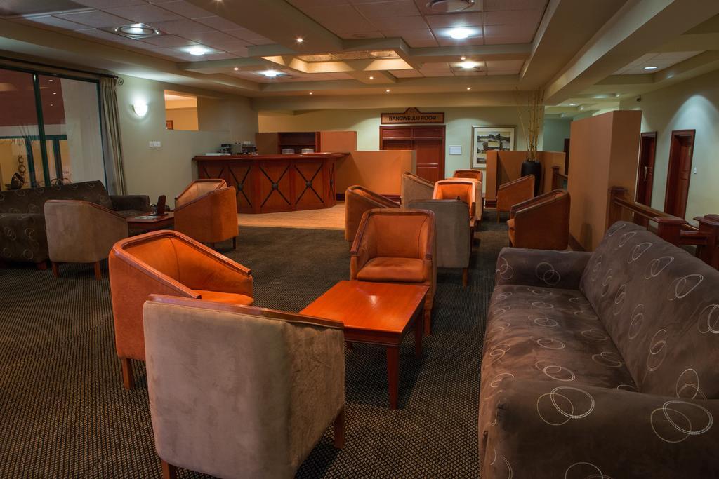 M'Kango Golfview Hotel Lusaka Ngoại thất bức ảnh