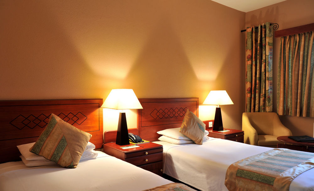M'Kango Golfview Hotel Lusaka Ngoại thất bức ảnh