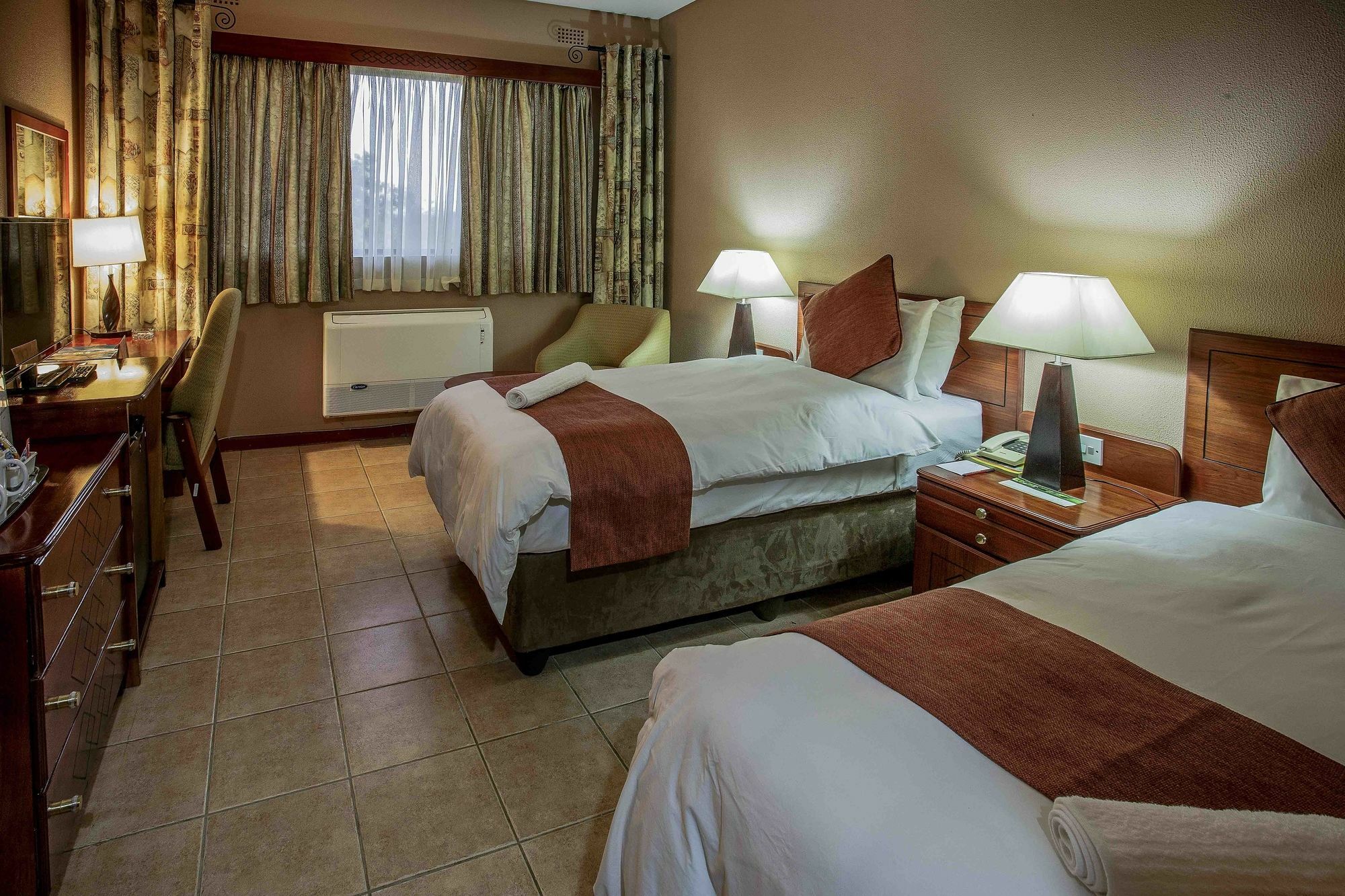 M'Kango Golfview Hotel Lusaka Ngoại thất bức ảnh